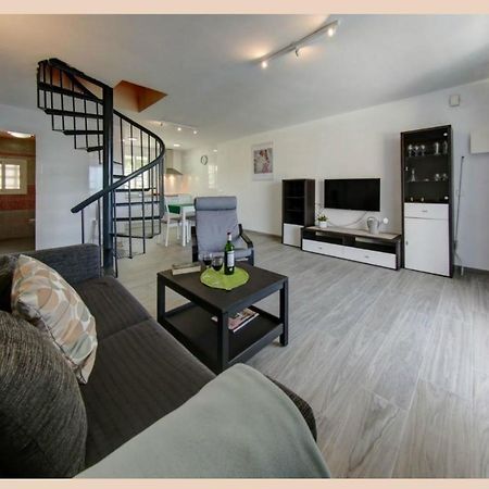 Aguila Dorada Apartment ซาลอว์ ภายนอก รูปภาพ