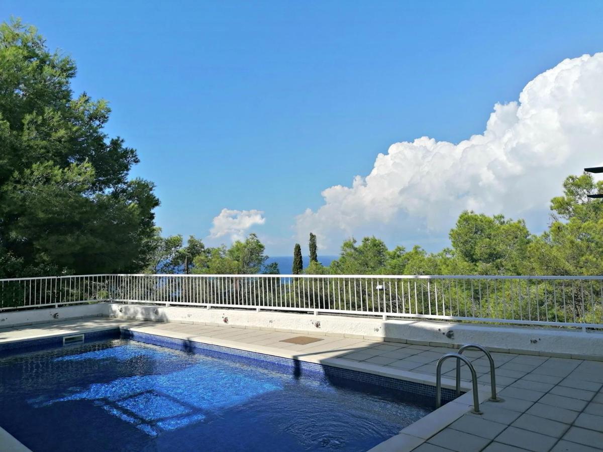 Aguila Dorada Apartment ซาลอว์ ภายนอก รูปภาพ