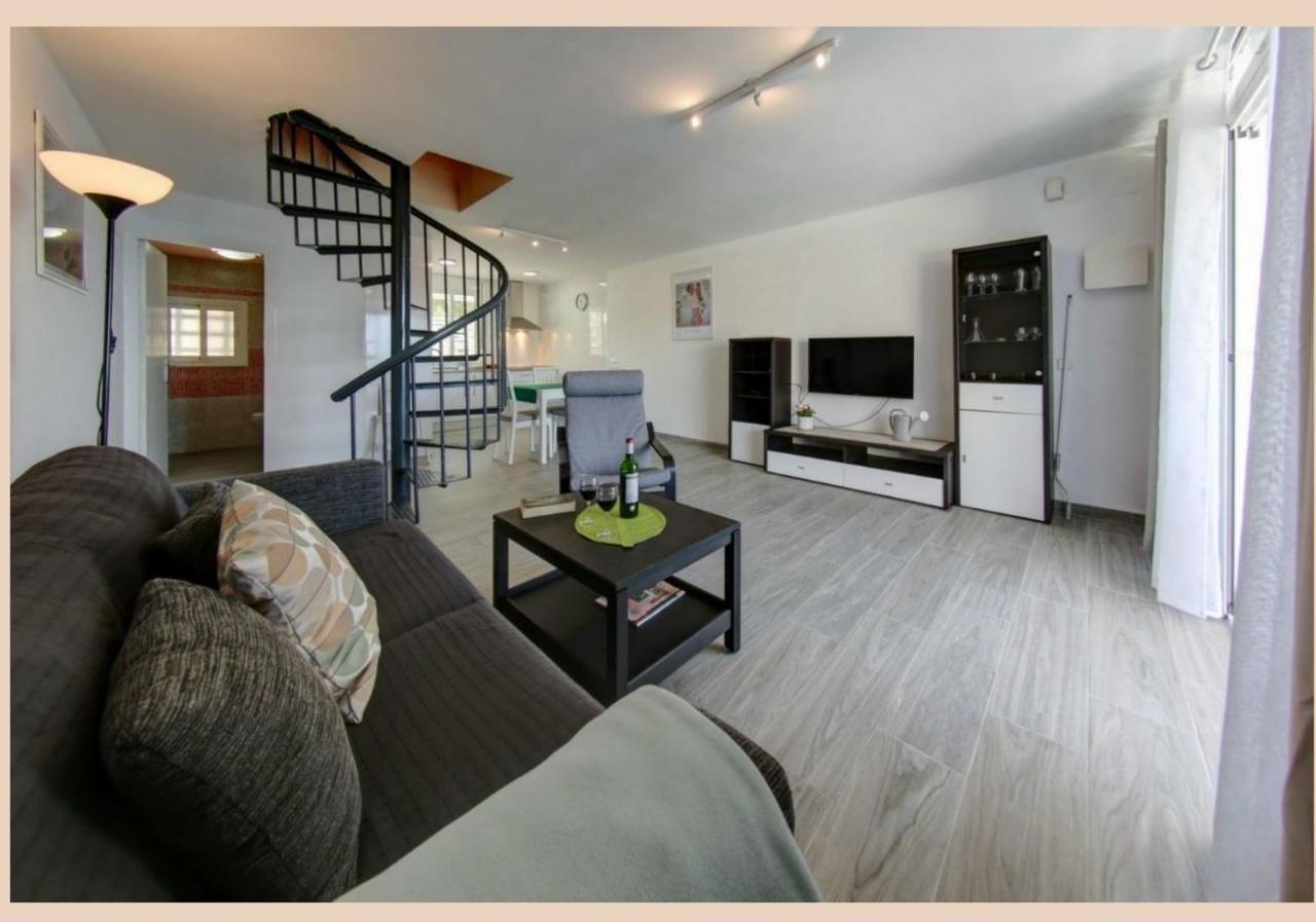 Aguila Dorada Apartment ซาลอว์ ภายนอก รูปภาพ
